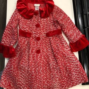 Blueberi Gold Size 5T. Two piece holiday outfit. Excellent condition, worn once.